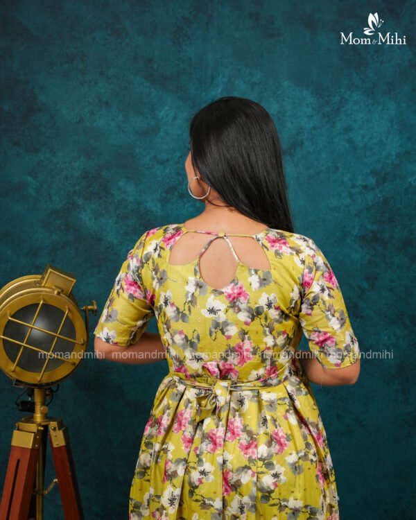 Pooja Feeding Dress[With Zips] view 3