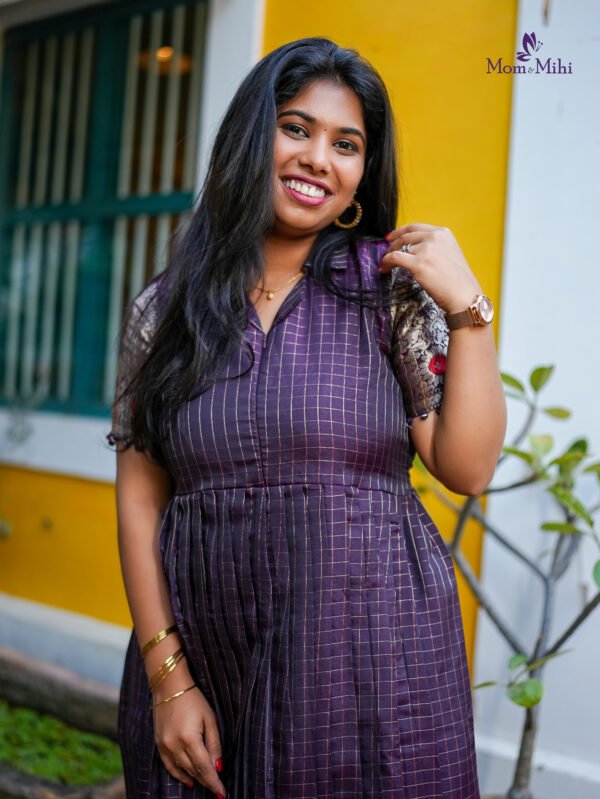 Spoorthi Feeding Dress [With Zips] |With Lining alt