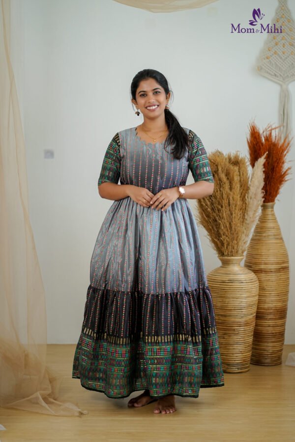 Paavai Feeding Dress [With Zips] |With Lining