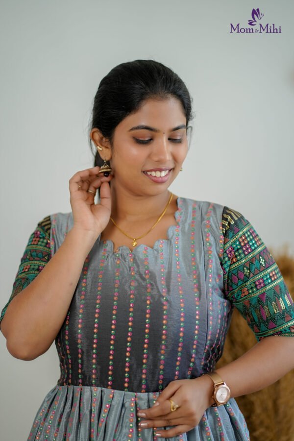 Paavai Feeding Dress [With Zips] |With Lining view 3