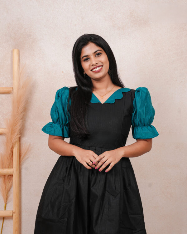 Scarlet Feeding Dress[With Zips]
