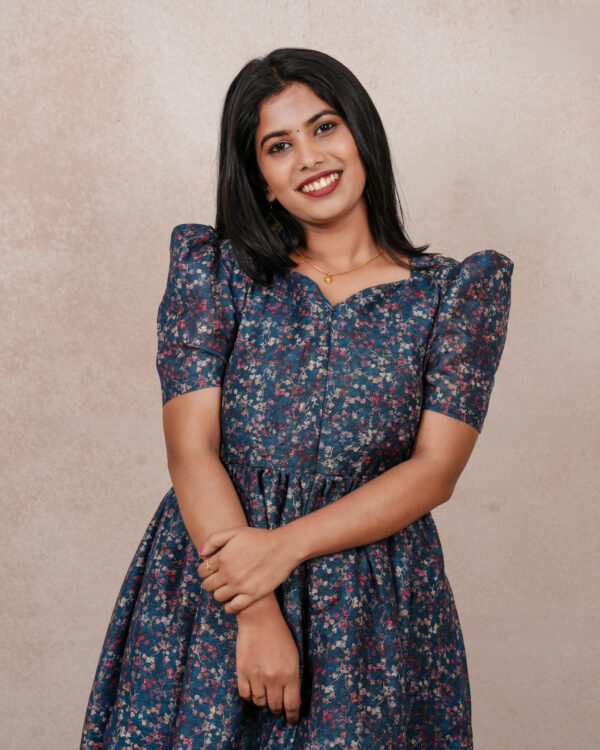 Thulika Feeding Dress[With Zips]