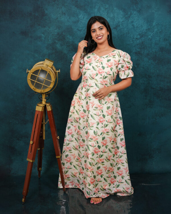 Izhaiyini Feeding Dress[With Zips] alt