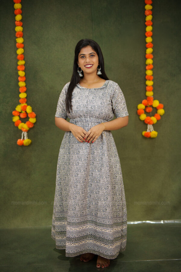 Sabita Feeding Dress[With Zips]