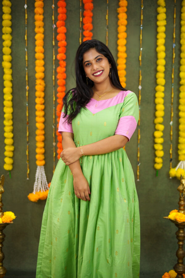 Venya Feeding Dress[With Zips] alt