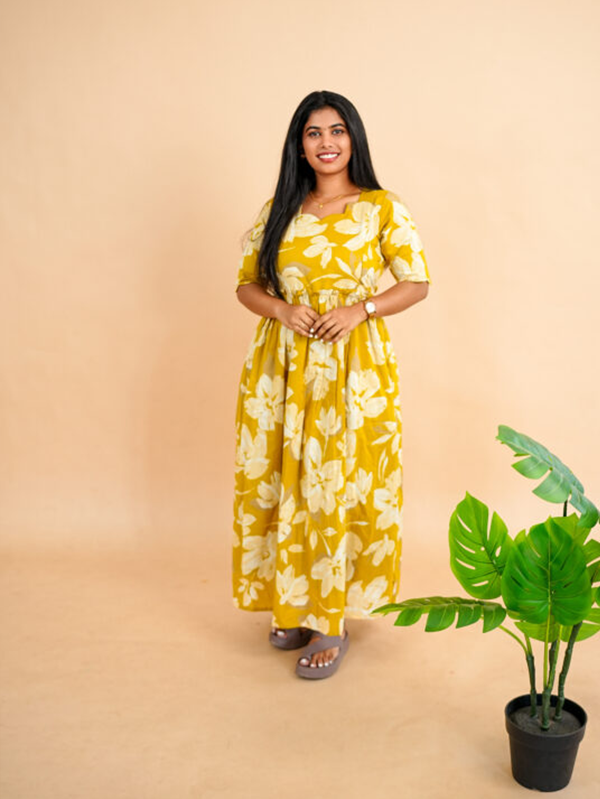 Aarya Feeding Dress [With Zips] |With Lining – Minya The Design Studio