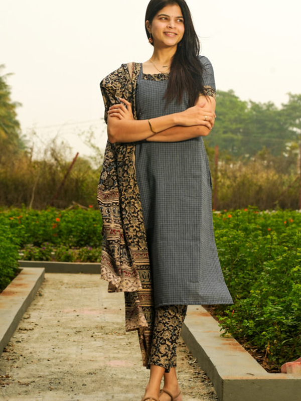 Vainavi Maternity Kurti set [ Top + Bottom + Dupatta] – Moms And Mihi